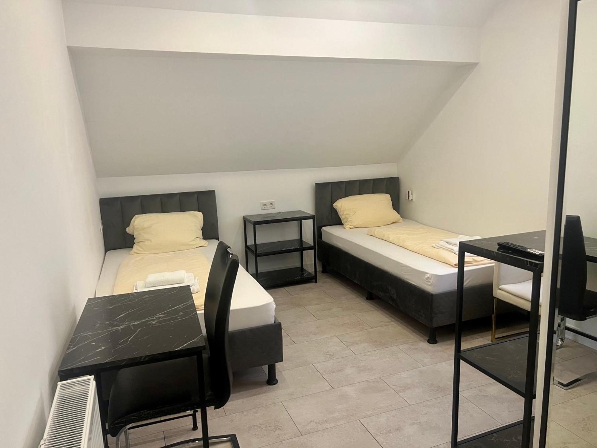 Durmaz Hotel Hannover Exterior photo