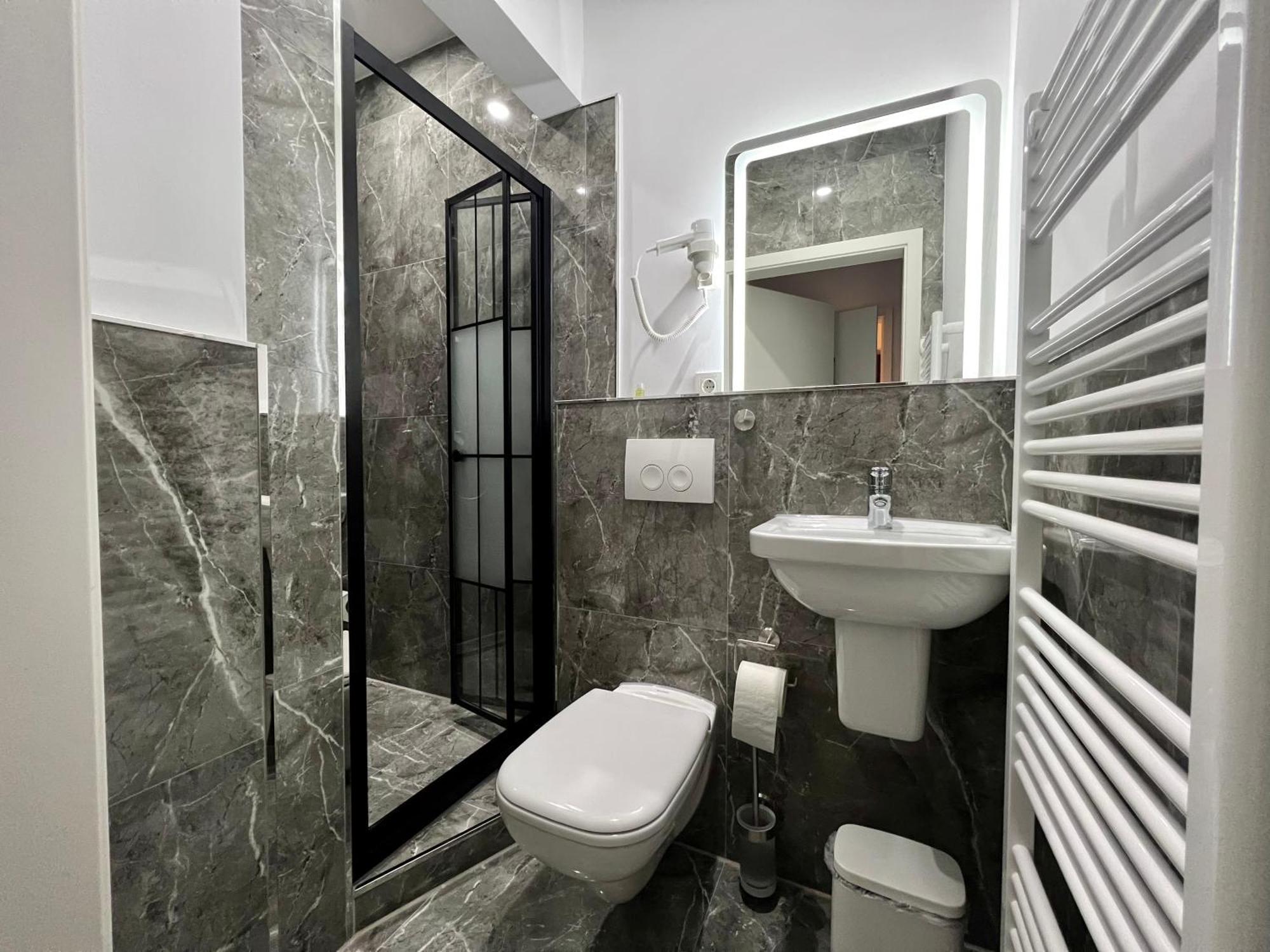 Durmaz Hotel Hannover Exterior photo