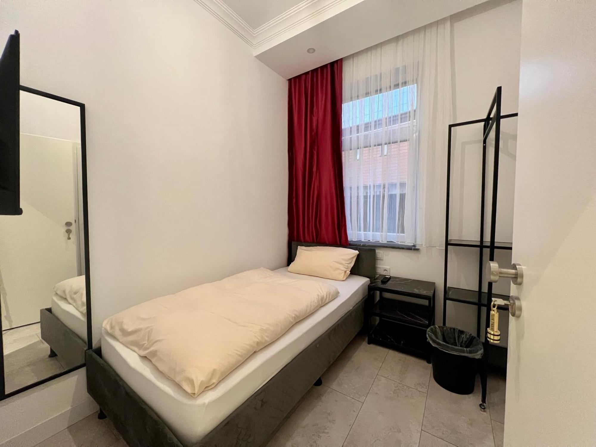 Durmaz Hotel Hannover Exterior photo