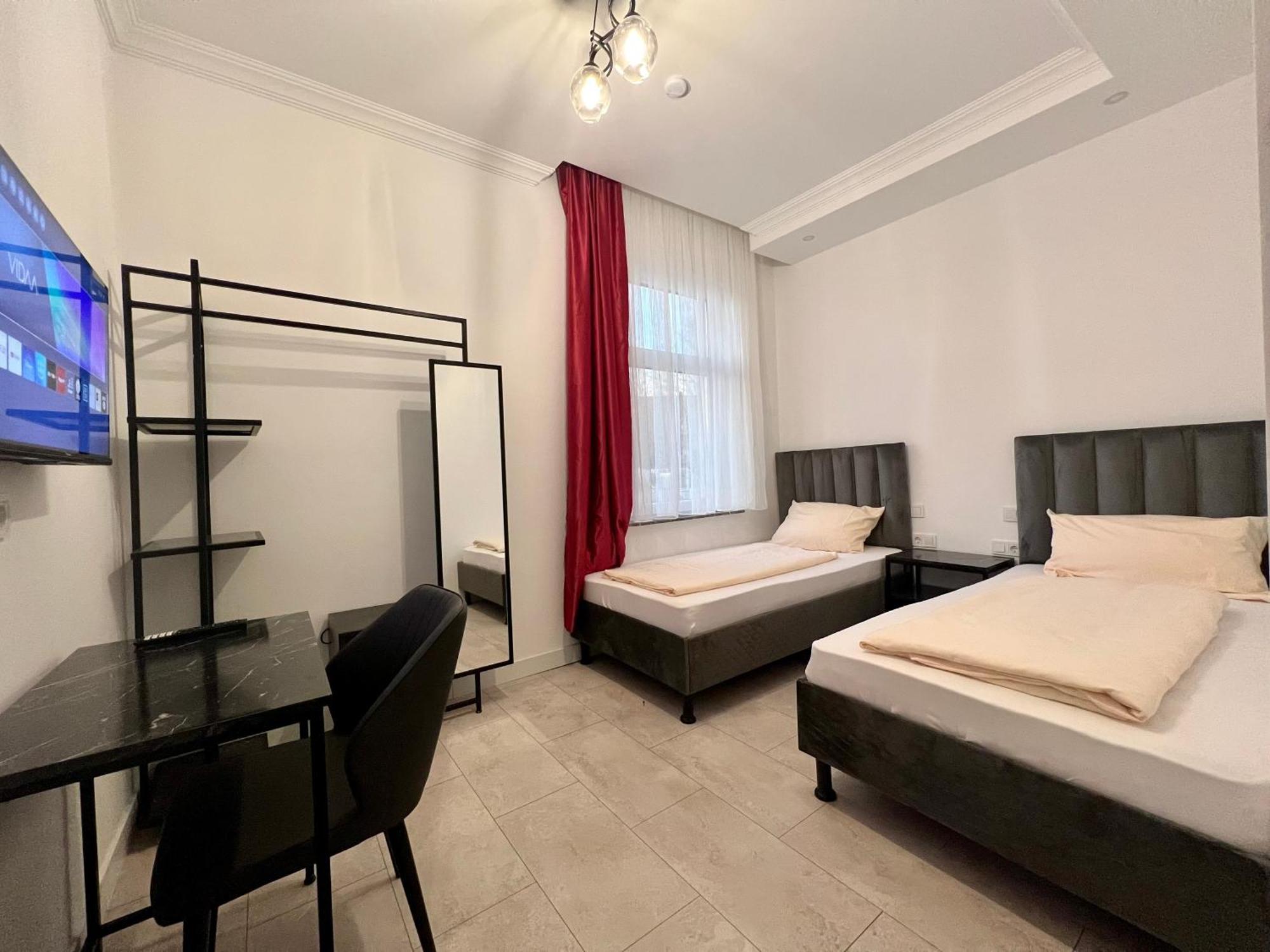Durmaz Hotel Hannover Exterior photo